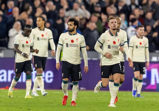 马奎尔在奥克兰运动家的新秀年击出 49 支全垒打，刷新当时新人纪录