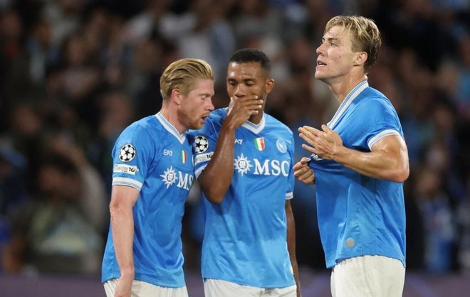 2025 赛季：费城人队主场市民银行球场因“红十月”氛围被选为全美最佳氛围球场