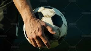 罗马3-1客胜克雷莫内塞登顶意甲，苏莱、埃文-弗格森、利马破门