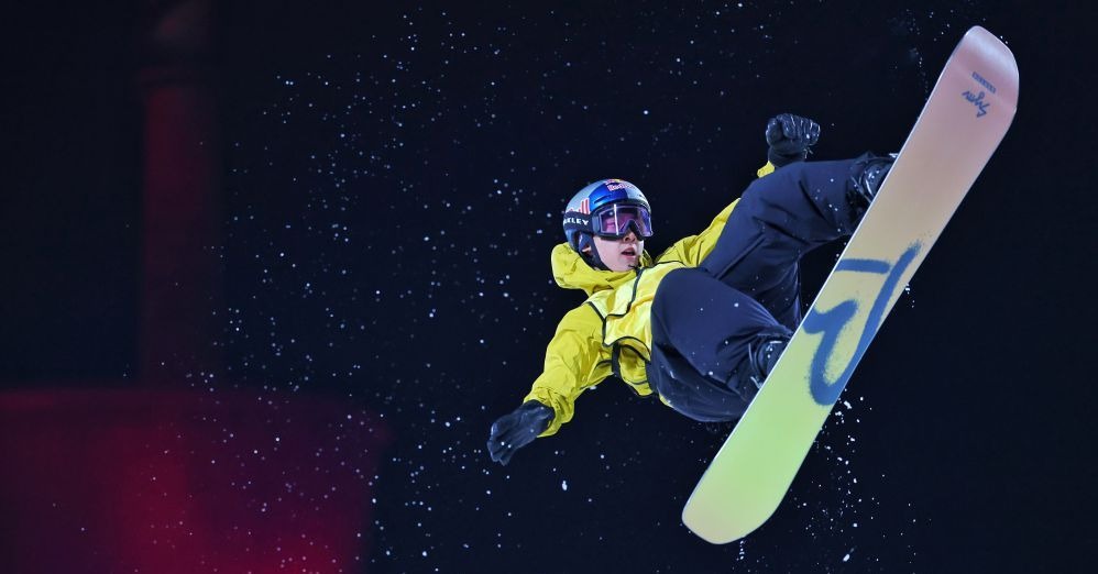 杨乐乐带儿子飞成都参加马术比赛，汪涵又缺席，沐沐露脸更像妈妈